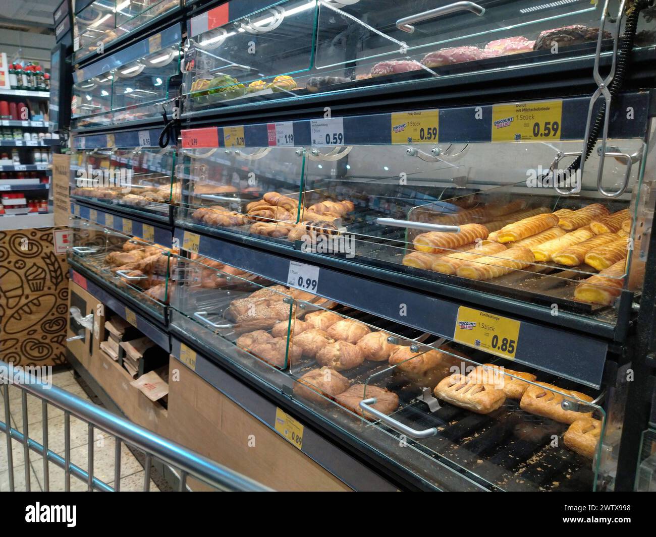 REWE Einkauf zu Zeiten von Inflation und Krieg in der Ukraine REWE Einkauf in einem