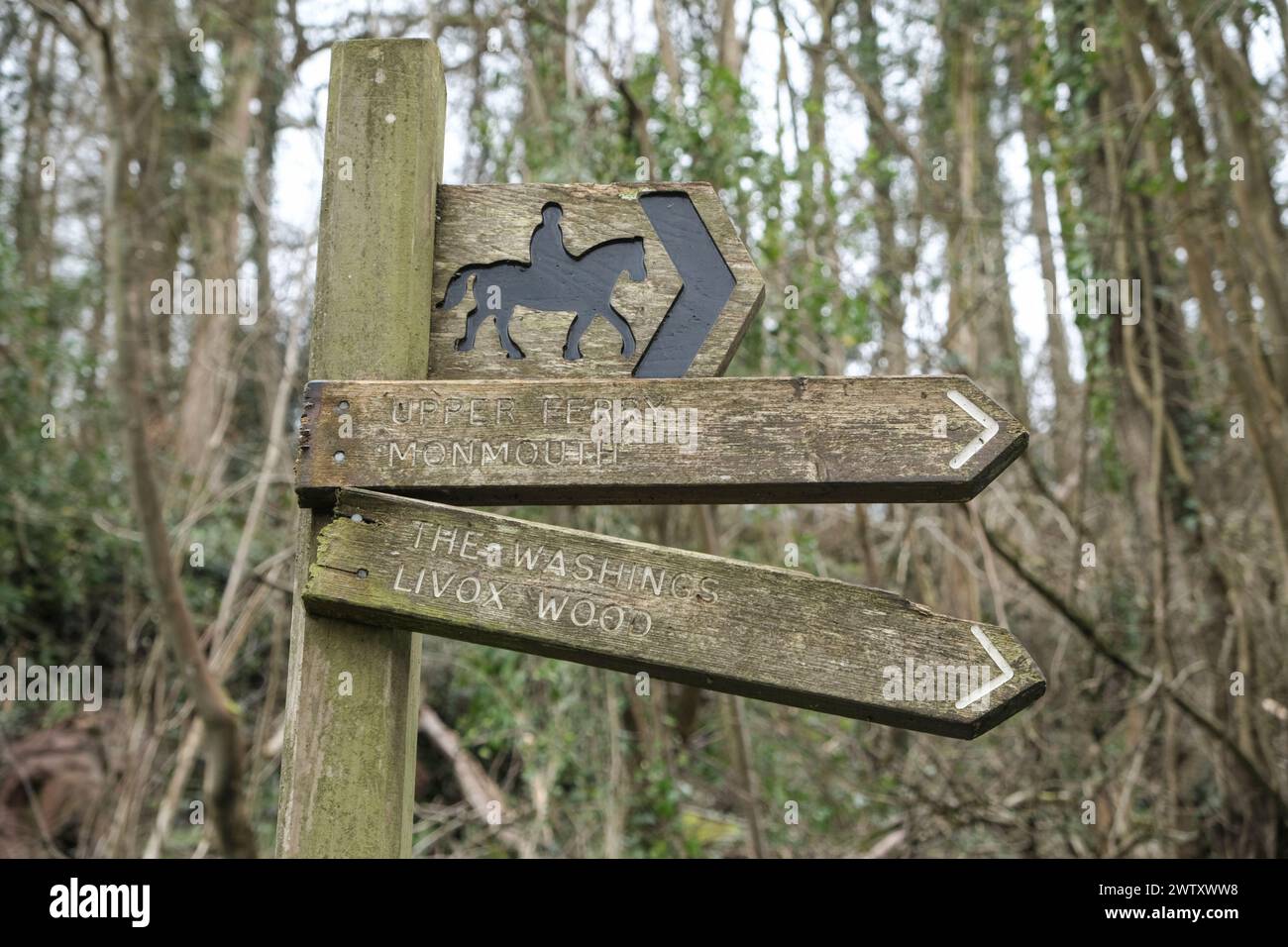 Around Redbrook a small village in the Wye Valley in Gloucestershire UK  Footpath sign to Monmouh Stock Photo