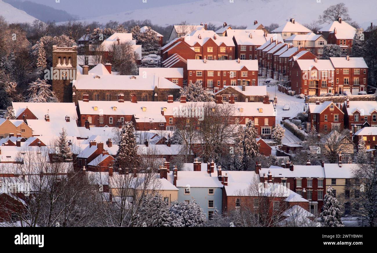 05/02/12.  ..Dawn breaks to reveal a winter wonderland after heavy snow overnight in Ashbourne, Derbyshire....All Rights Reserved - F Stop Press  - T: Stock Photo
