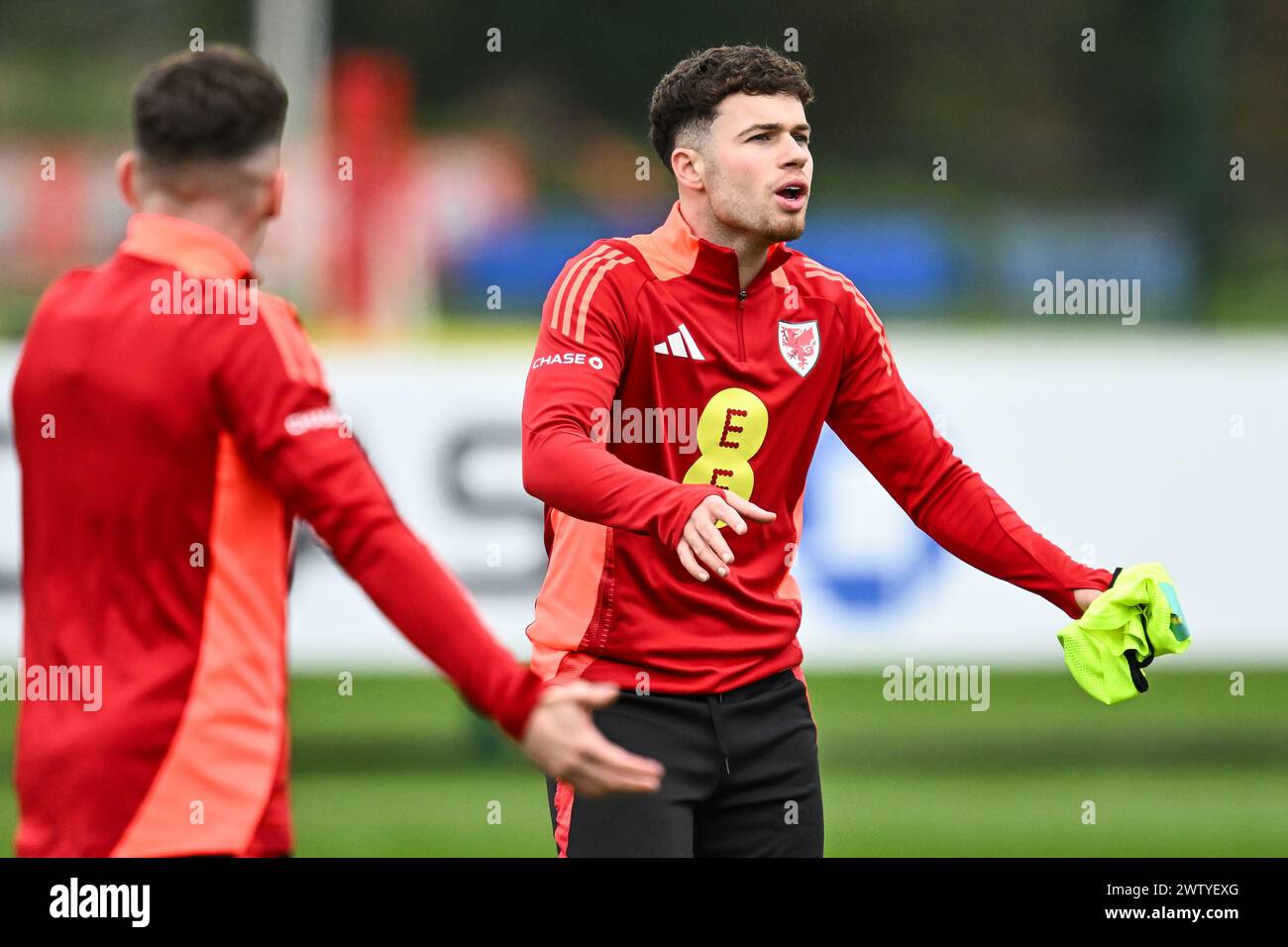 Neco Williams of Wales gives his team instructions during the Wales open training session at Vale Resort Training complex, Hensol, United Kingdom, 20th March 2024  (Photo by Craig Thomas/News Images) Stock Photo