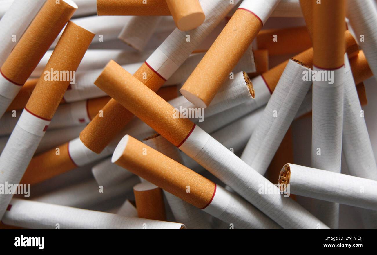 Étui à Cigarettes Vénitien Avec Surface Gravée Avec Gravure