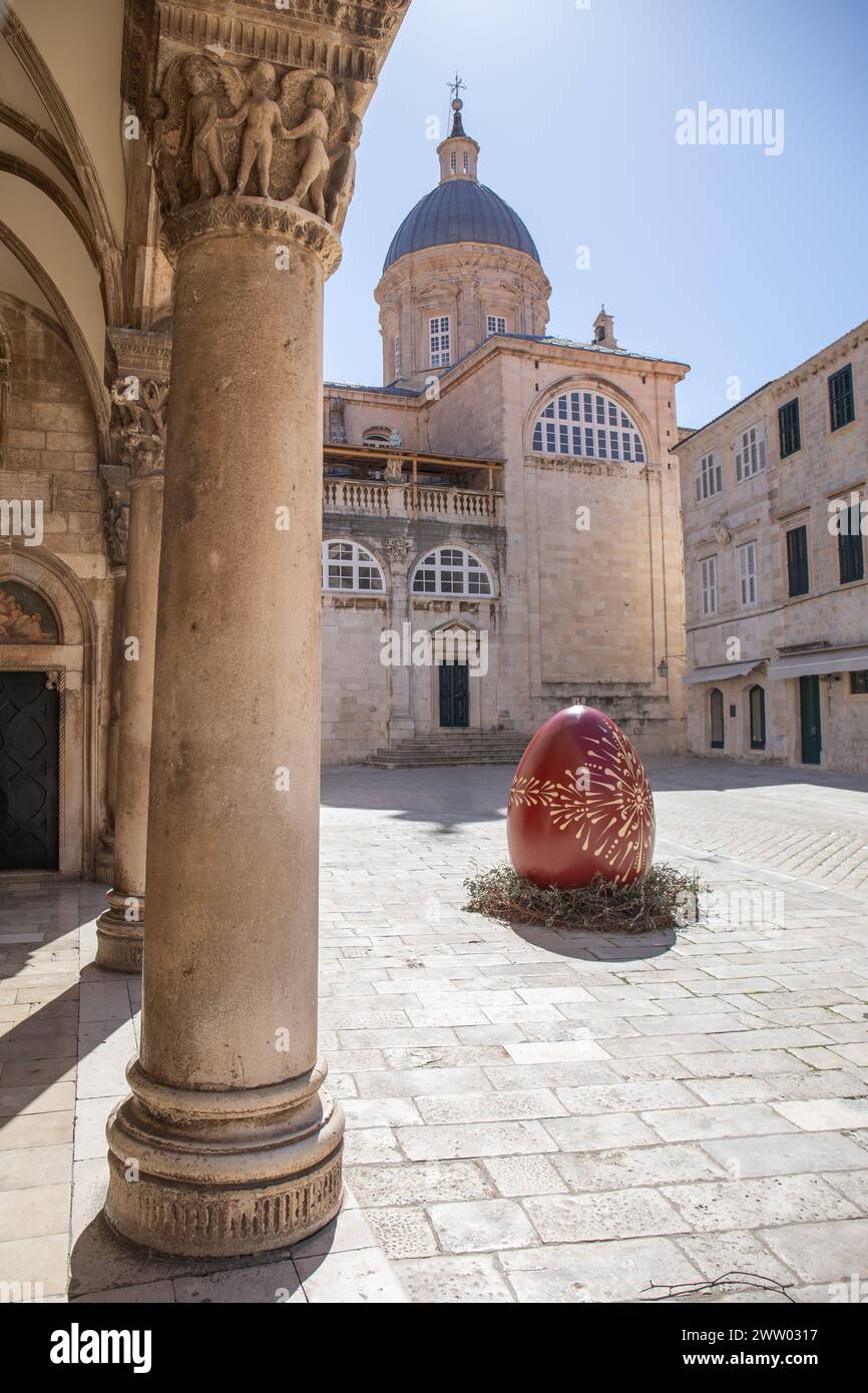 Dubrovnik, Croatia. 20th Mar, 2024. Easter eggs places in the center of Dubrovnik, Croatia from the authors Ana Cucevic and Dubravka Tullio. The Easter eggs are replicas of traditional pengan eggs from the Dubrovnik region, which are drawn with melted wax, pictured on 20. March, 2024. Photo: Grgo Jelavic/PIXSELL Credit: Pixsell/Alamy Live News Stock Photo
