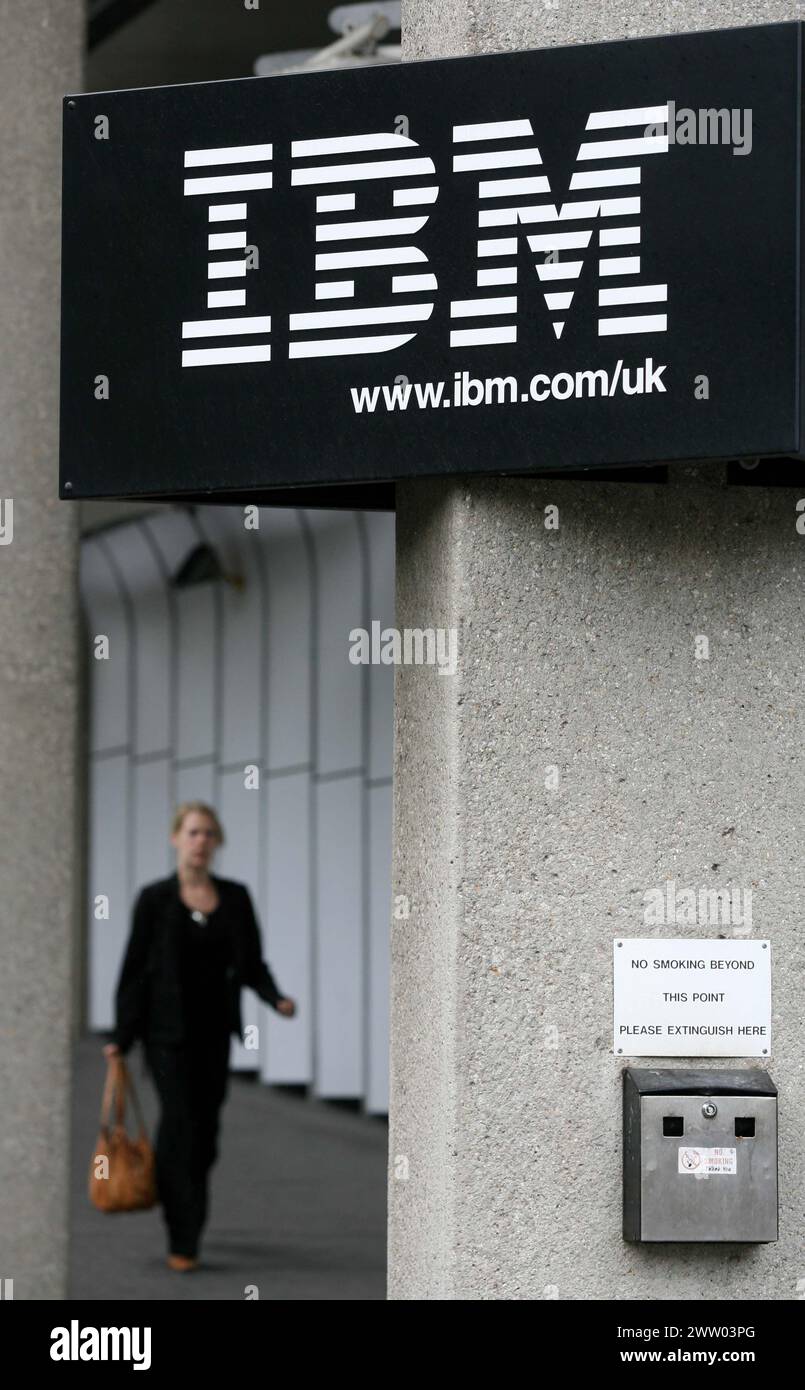 18/01/11 FILE PHOTO..US computing firm IBM reports strong fourth quarter profits as companies spend more on outsourcing contracts and mainframes...All Stock Photo