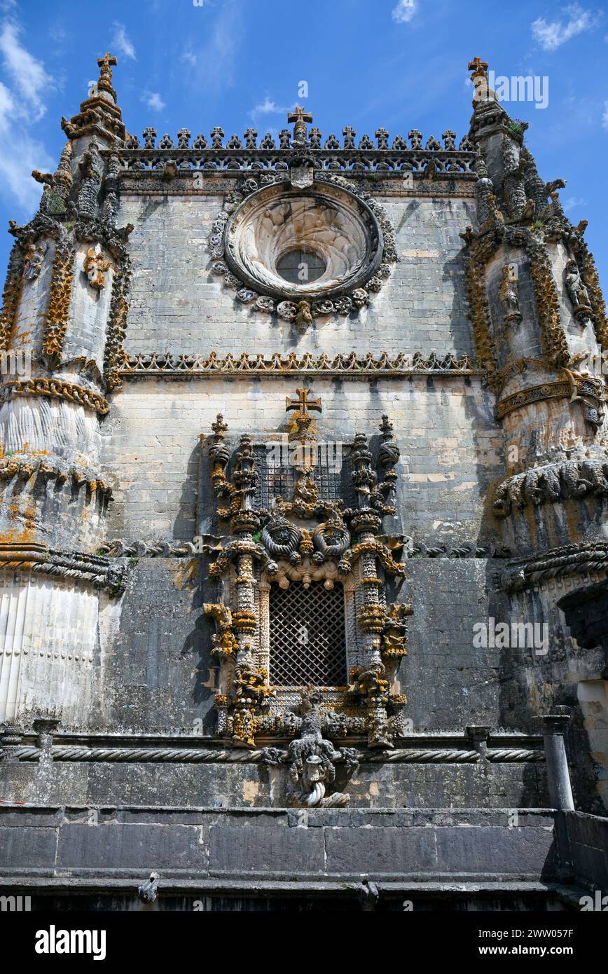 Portugal, Tomar, The Western Façade of the Church of the Convent of Christ (Convento de Cristo) showing the Chapterhouse Window Stock Photo