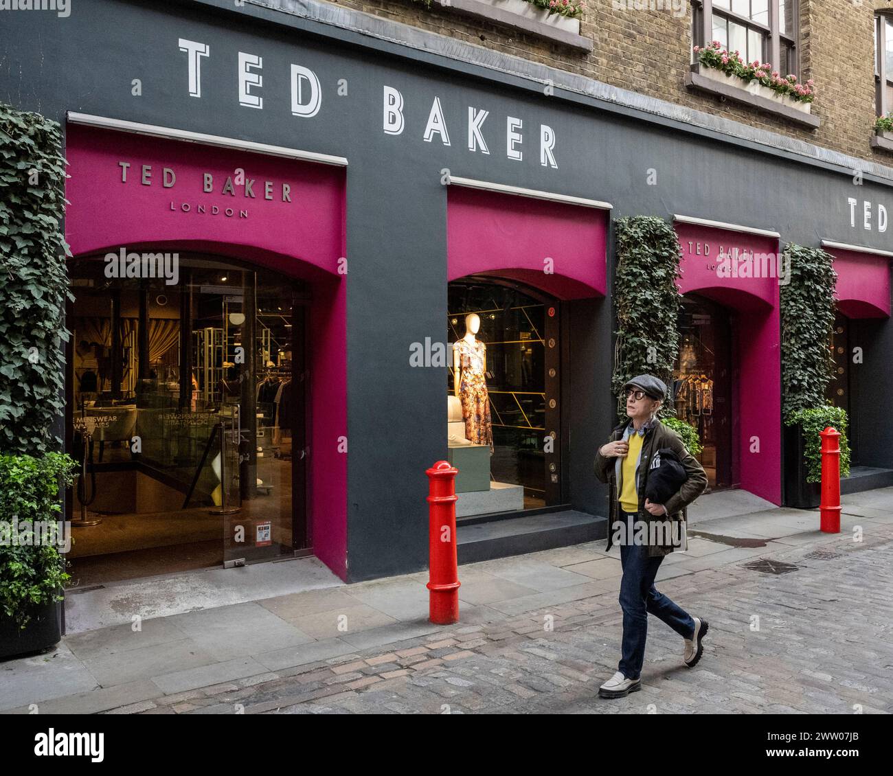 Authentic Brands Group Hi res Stock Photography And Images Alamy authentic-brands-group-hi-res-stock-photography-and-images-alamy