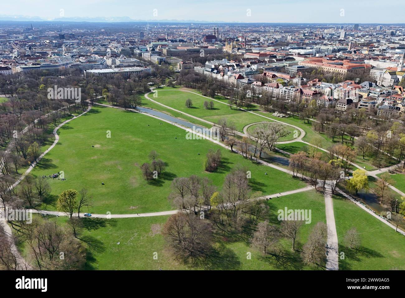 Stadt Muenchen,Englischer Garten und der Stadtteil Schwabing. *** City