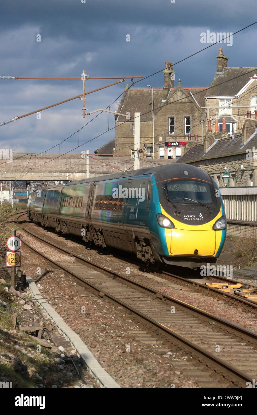 Avanti west coast class 390 pendolino special green climate livery for