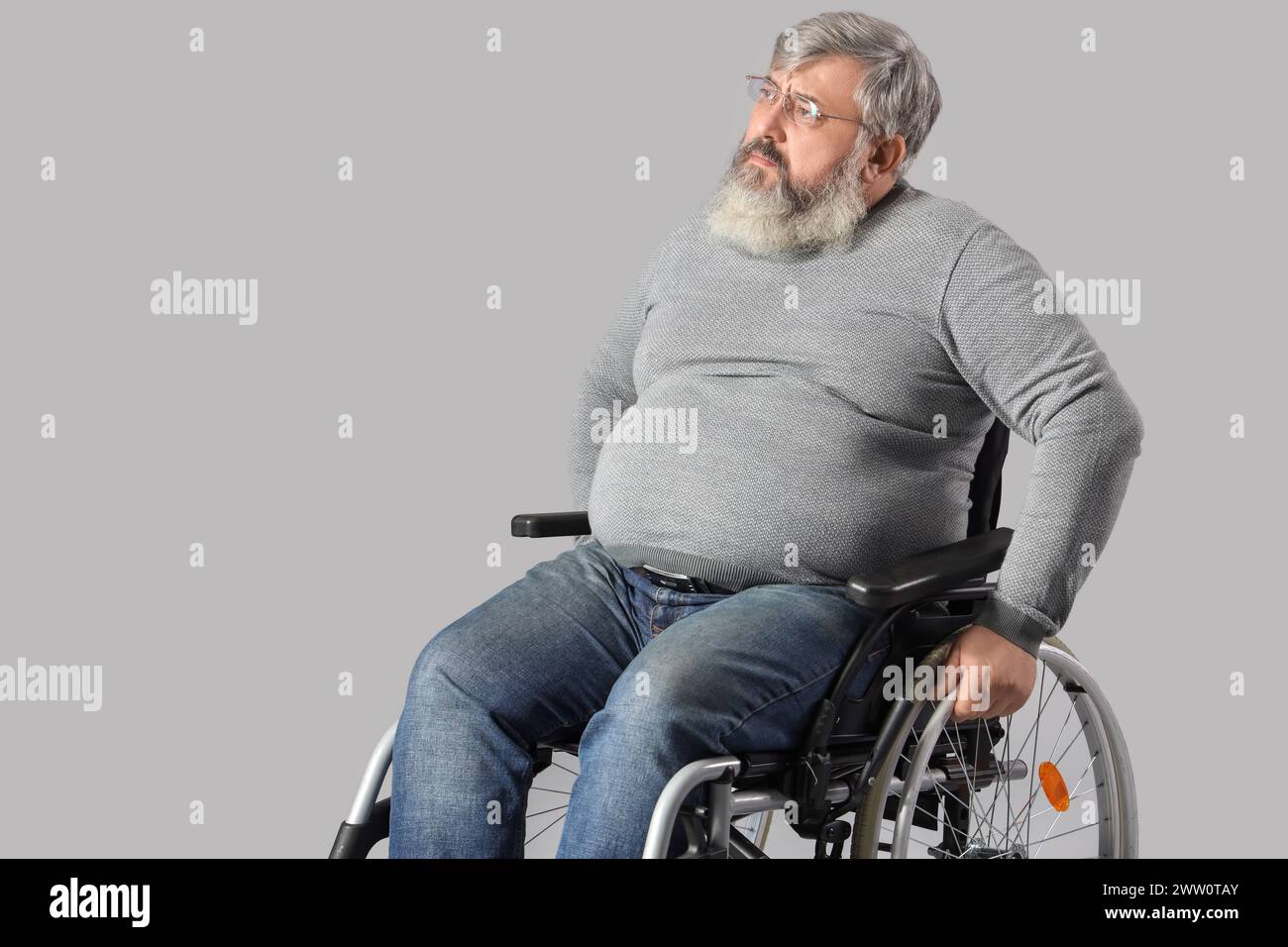 Wheelchair old man thinking hi-res stock photography and images - Alamy