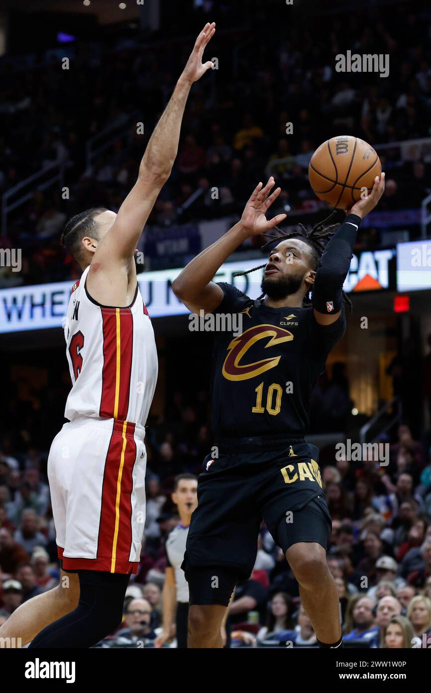 Cleveland Cavaliers guard Darius Garland (10) shoots against Miami Heat ...