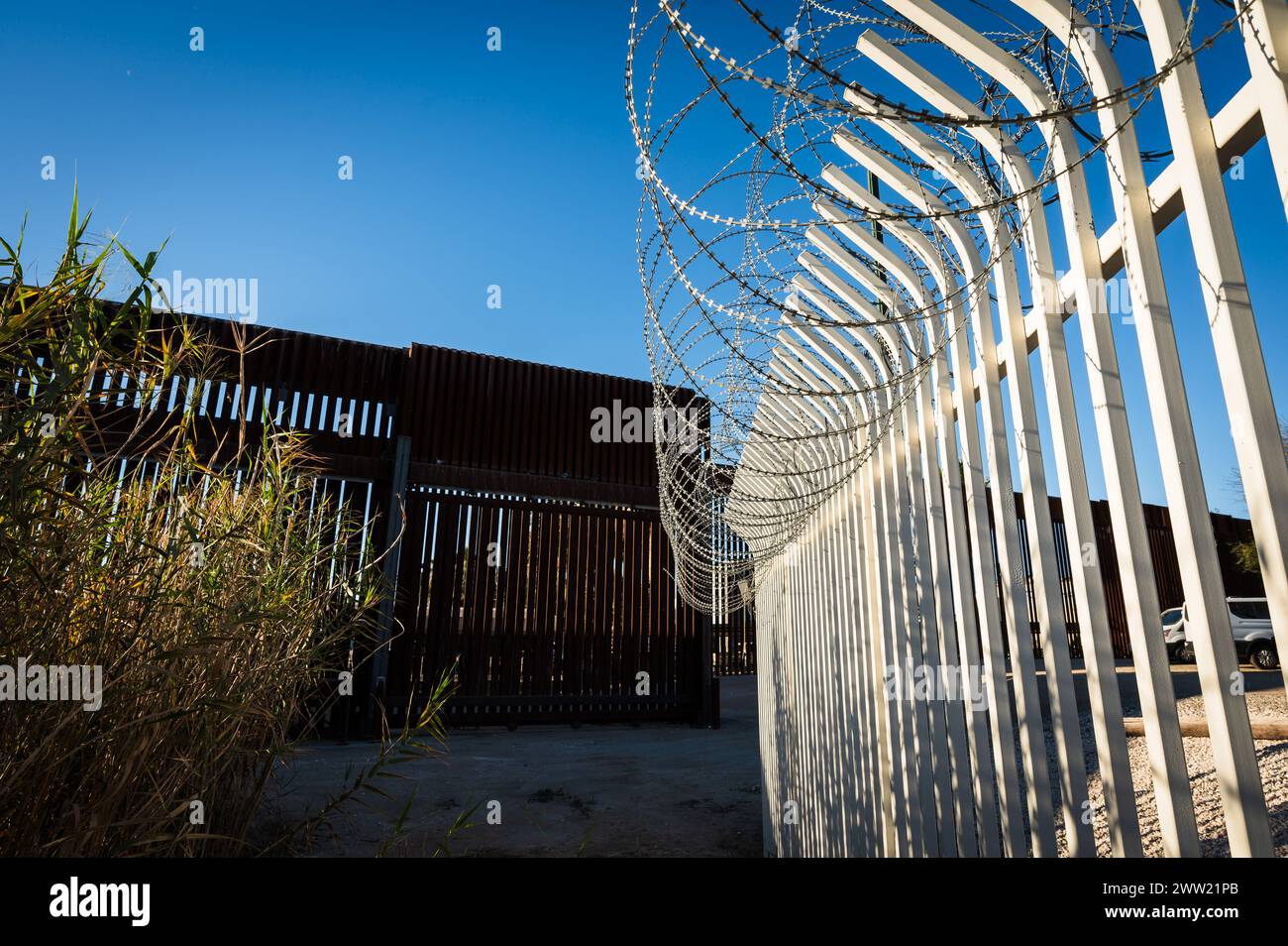 The US border wall between Yuma Arizona and Los Algodones Mexico Stock Photo Alamy