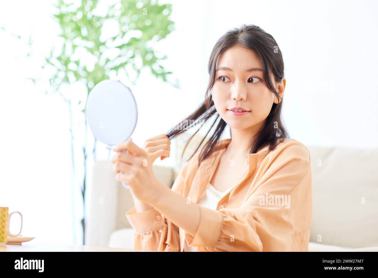 Beauty mirror hi-res stock photography and images - Alamy