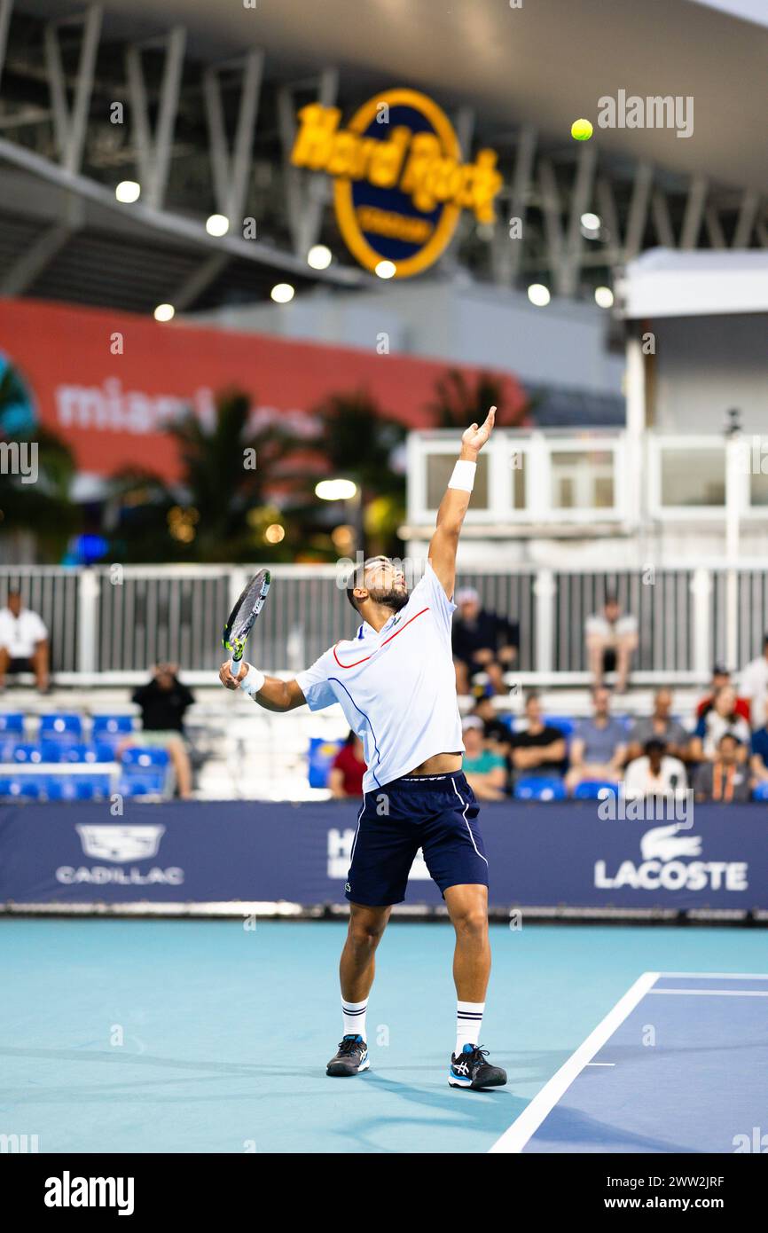 MIAMI GARDENS, FLORIDA - MARCH 20:  Arthur Fils of France serves against Matteo Arnaldi of Italy during their match on Day 5 of the Miami Open at Hard Rock Stadium on March 20, 2024 in Miami Gardens, Florida. (Photo by Mauricio Paiz) Stock Photo
