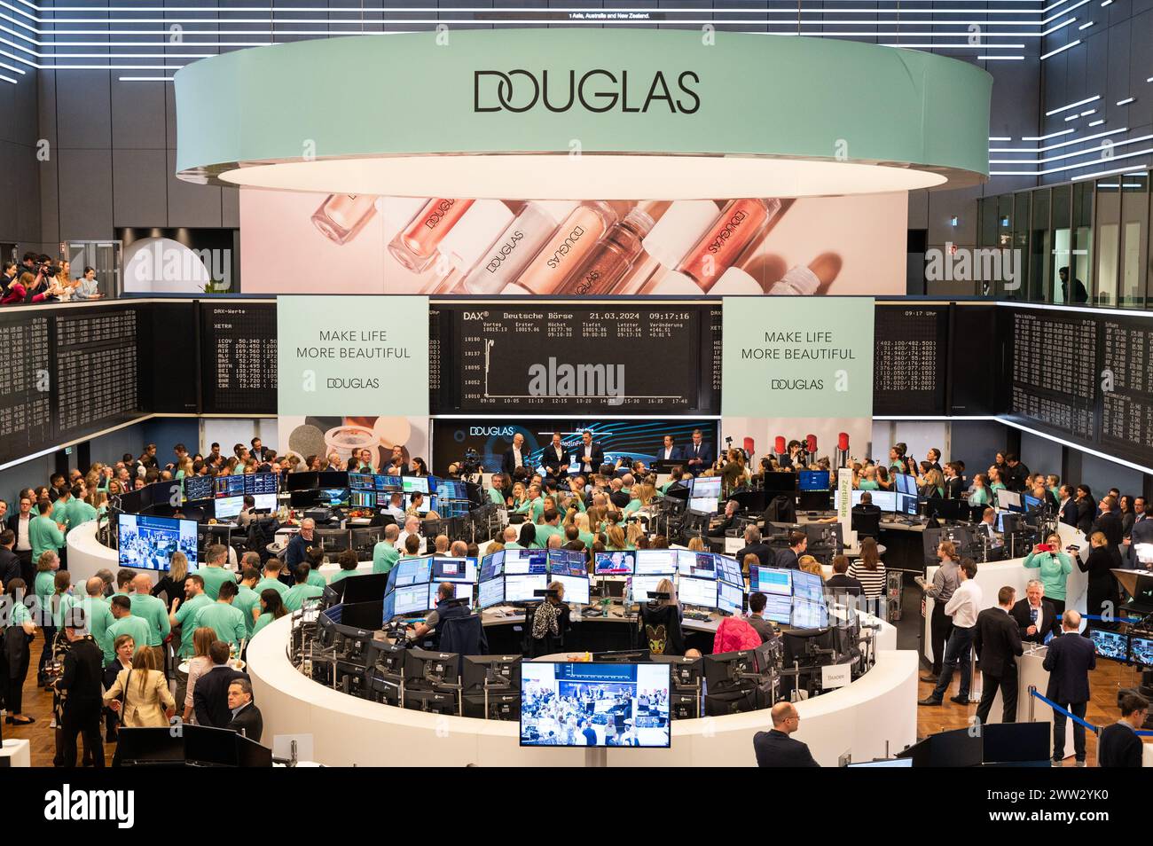 21 March 2024, Hesse, Frankfurt/Main: The trading hall of the stock