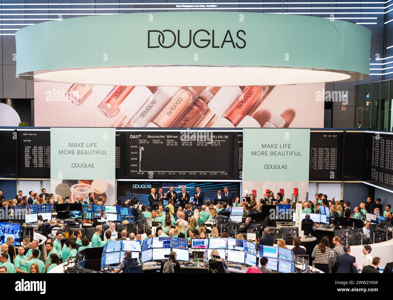 21 March 2024, Hesse, Frankfurt/Main: The trading hall of the stock