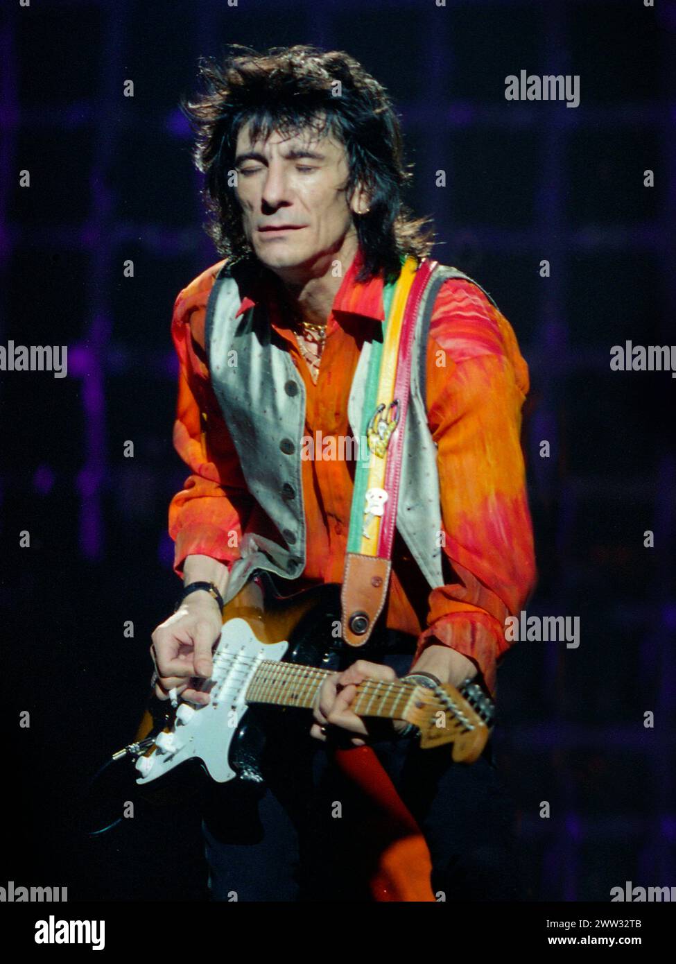 Ronnie Wood of The Rolling Stones at the Brixton Academy,London,UK July 1995 Stock Photo