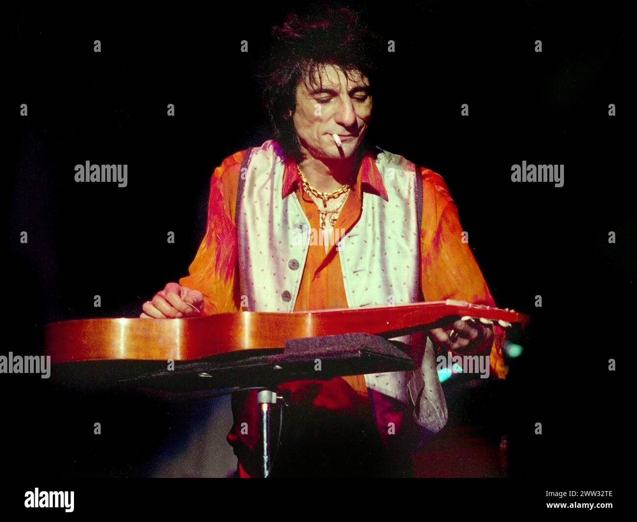 Ronnie Wood of The Rolling Stones at the Brixton Academy,London,UK July 1995 Stock Photo