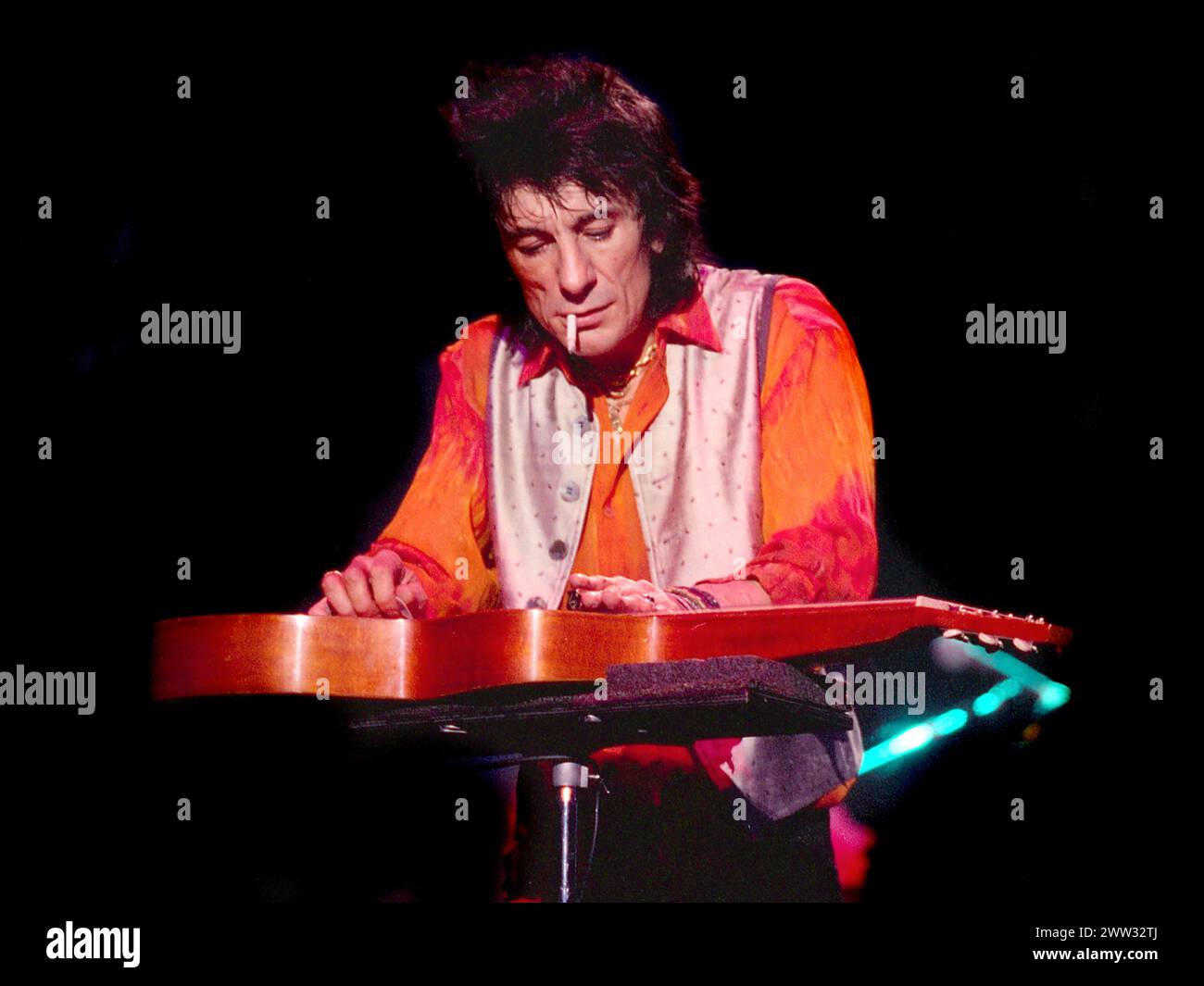 Ronnie Wood of The Rolling Stones at the Brixton Academy,London,UK July 1995 Stock Photo