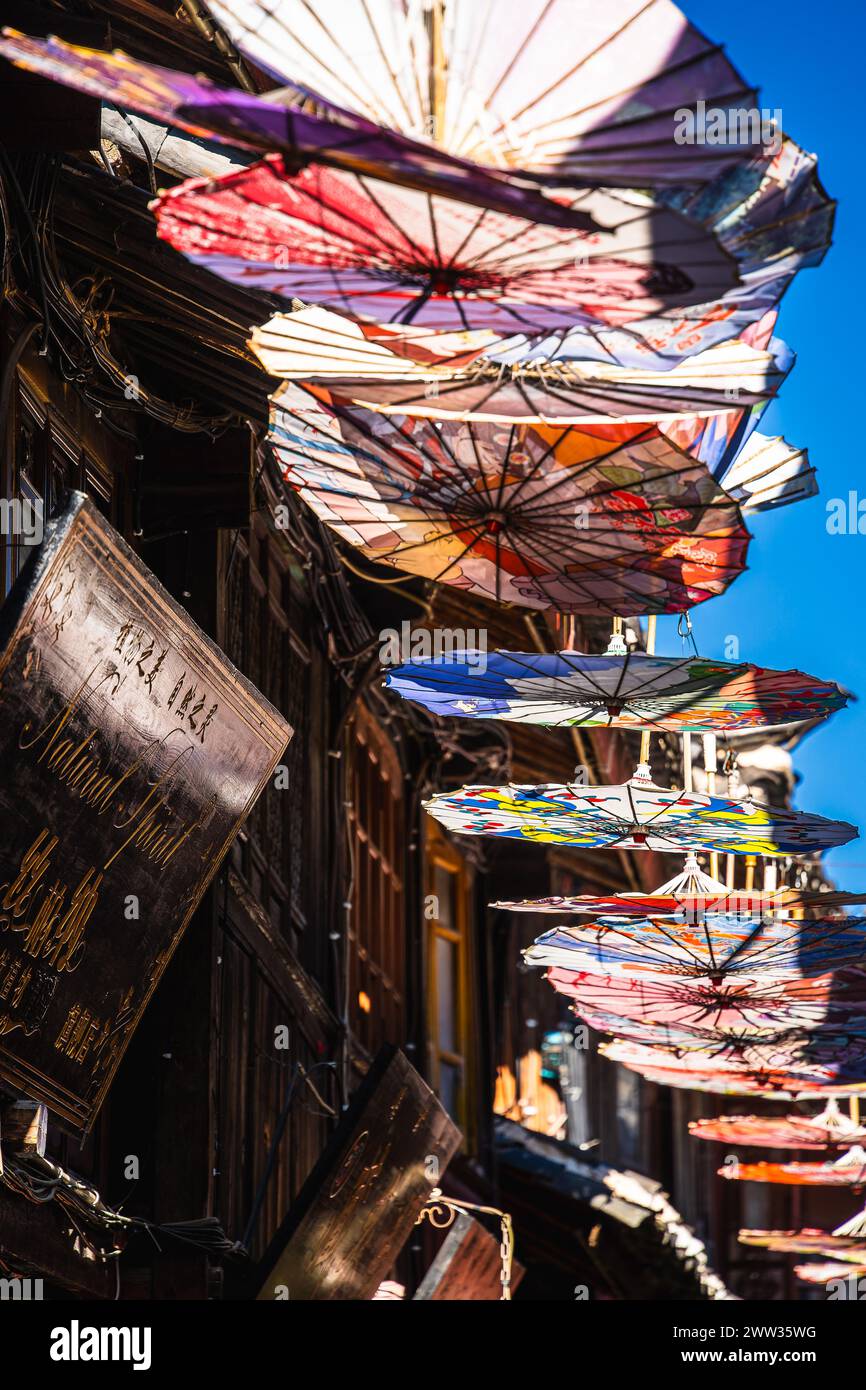 Lijiang old town night time hi-res stock photography and images - Alamy