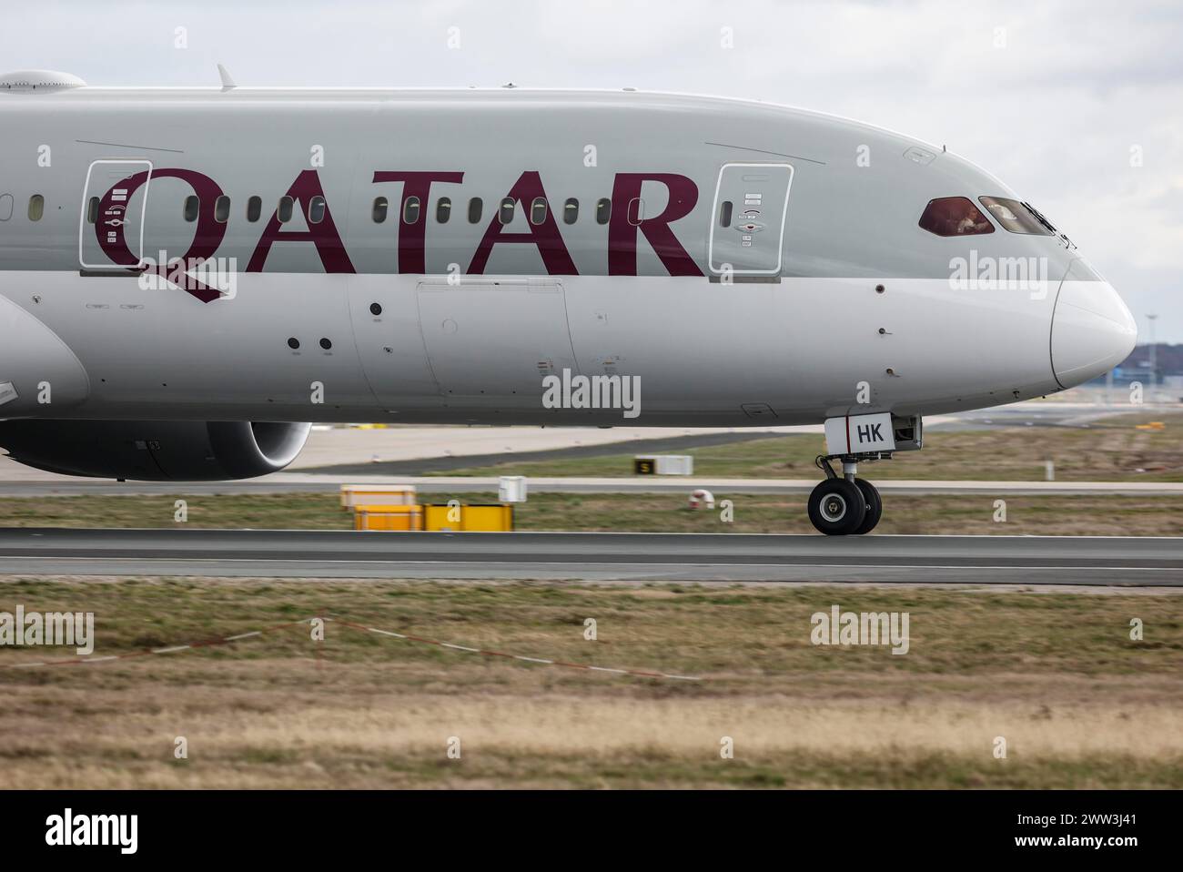 A Boeing 787-9 Dreamliner of the airline Qatar Airways takes off at Frankfurt Airport, 16/03/2024 Stock Photo