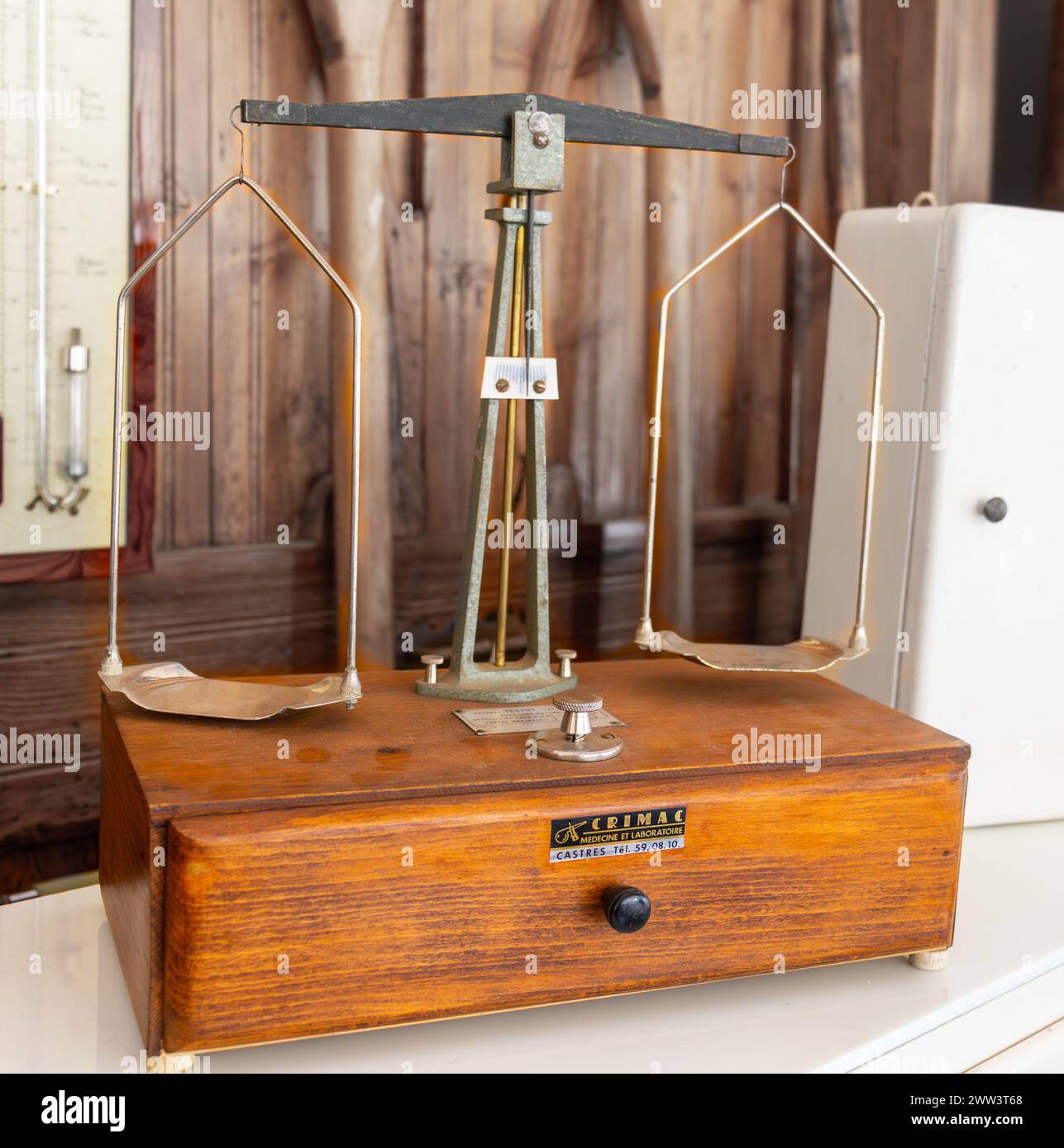 pharmaceutical scale, medication meter and weightsOne line continuous
