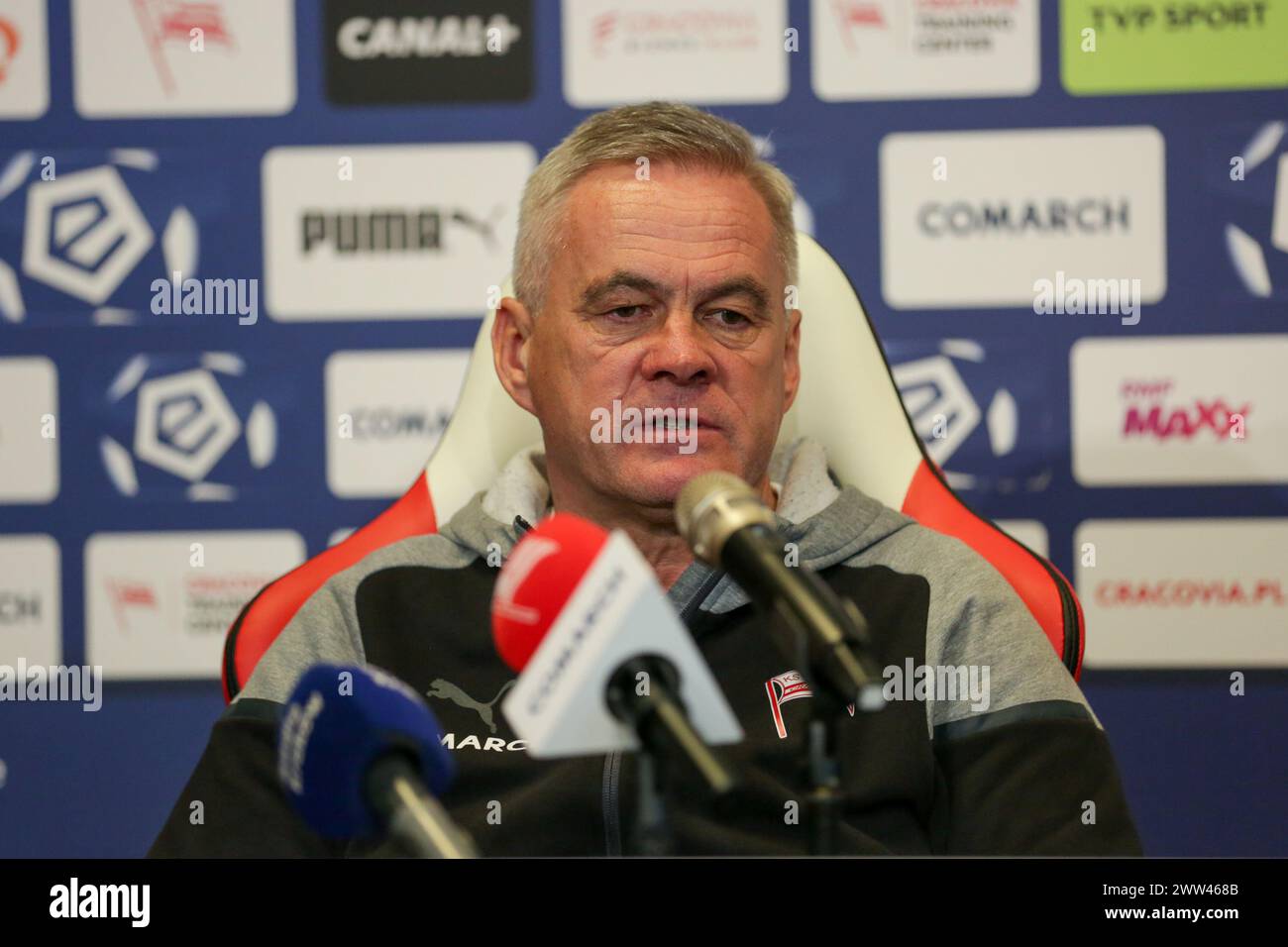 Coach Jacek Zielinski of Cracovia Krakow seen during the Polish PKO