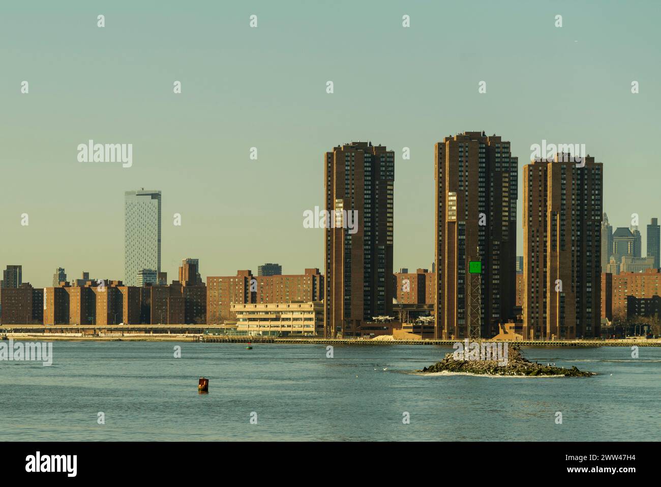 Picture of Manhattan Skyline, Waterside Plaza Condos from East Side Manhattan ...