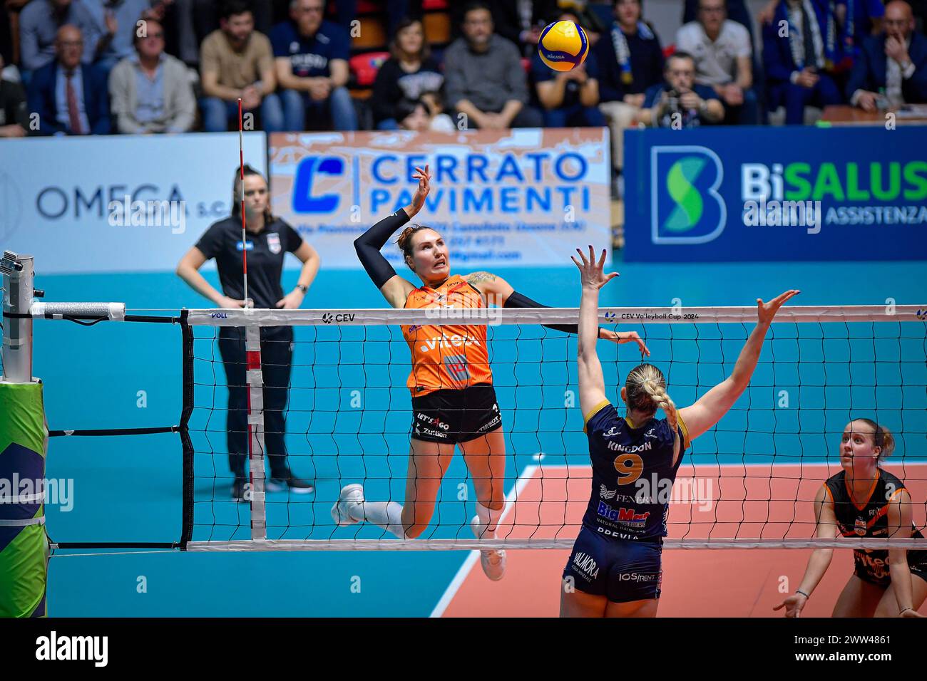 Turin, Italy, Italy. 20th Mar, 2024. Turin, Italy 10 January 2024 .Final CEV Volleyball Cup 2024 Women .Reale Mutua Fenera Chieri '76 (ITA) - Viteos Neuchatel UC (SUI) 3-1.Pala Gianni Asti Turin.Grubbs Tessa Ann 17 (Viteos Neuchatel) in action during Final CEV Champions League match between Reale Mutua Fenera Chieri '76 and Viteos Neuchatel UC at Pala Gianni Asti in Turin, Italy 20 March 2024 (Credit Image: © Tonello Abozzi/Pacific Press via ZUMA Press Wire) EDITORIAL USAGE ONLY! Not for Commercial USAGE! Stock Photo