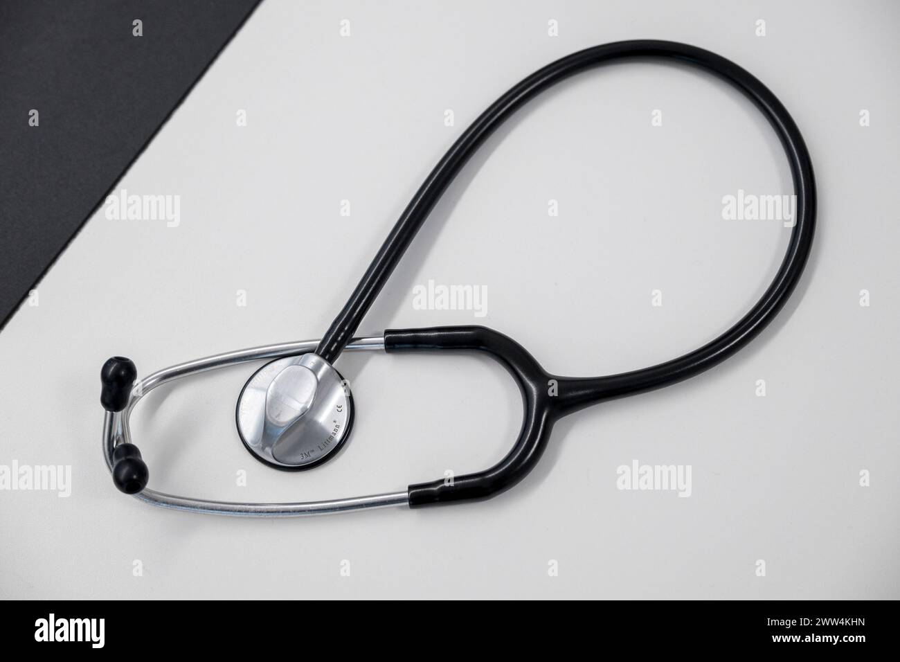 Doctor starting stethoscope hi-res stock photography and images - Alamy