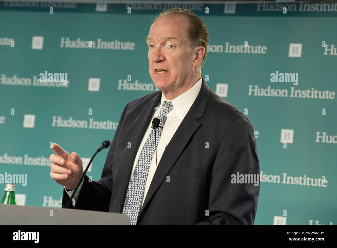 Analysis of Former World Bank President David Malpass’s Fed Rate Cut Warning and Economic Growth Concerns