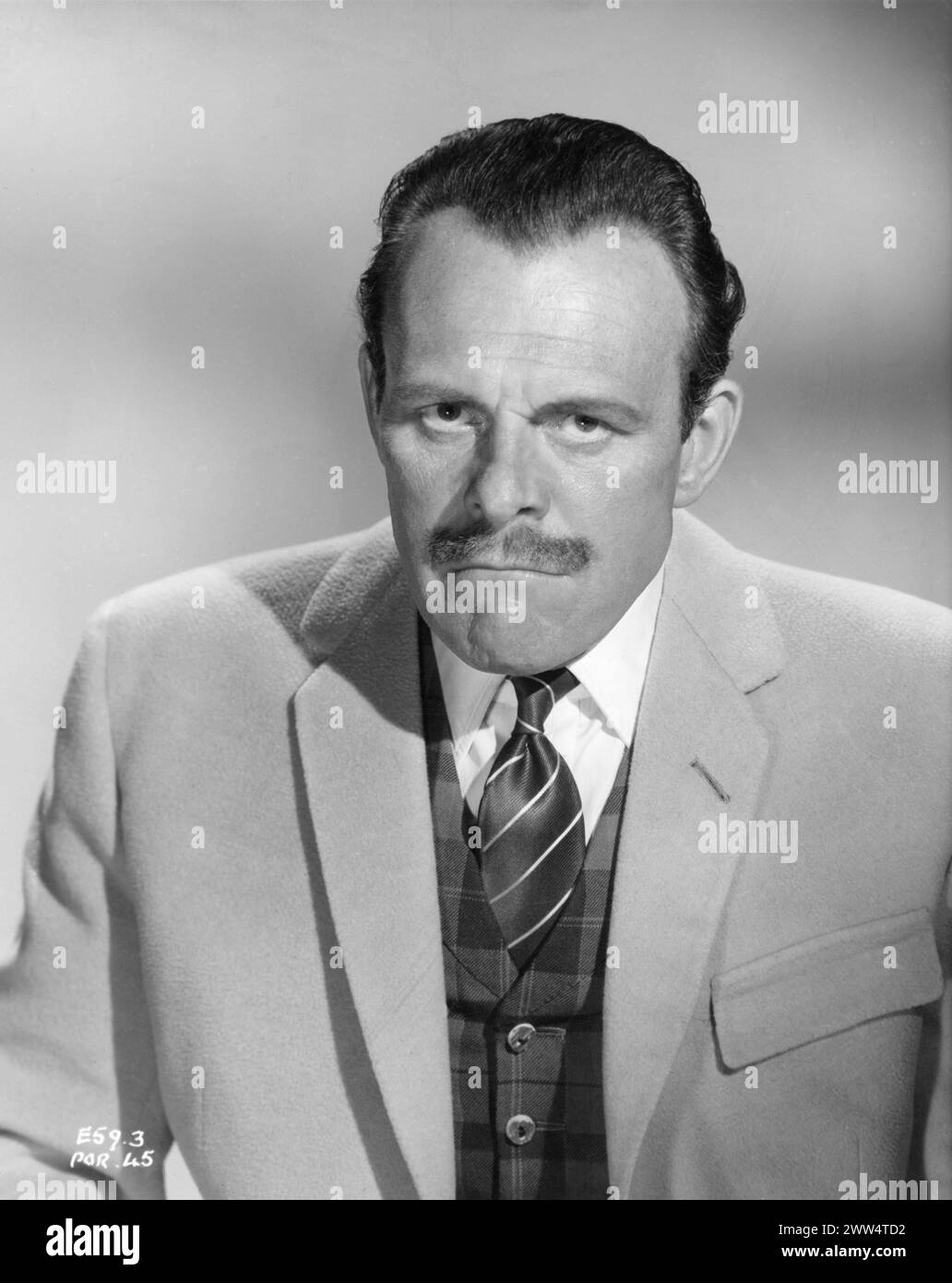 Portrait of gap-toothed comedy legend TERRY-THOMAS as Raymond Delauney in SCHOOL FOR SCOUNDRELS 1960 Director ROBERT HAMER Based on the books by STEPHEN POTTER Music JOHN ADDISON ABPC / Warner-Pathe Stock Photo