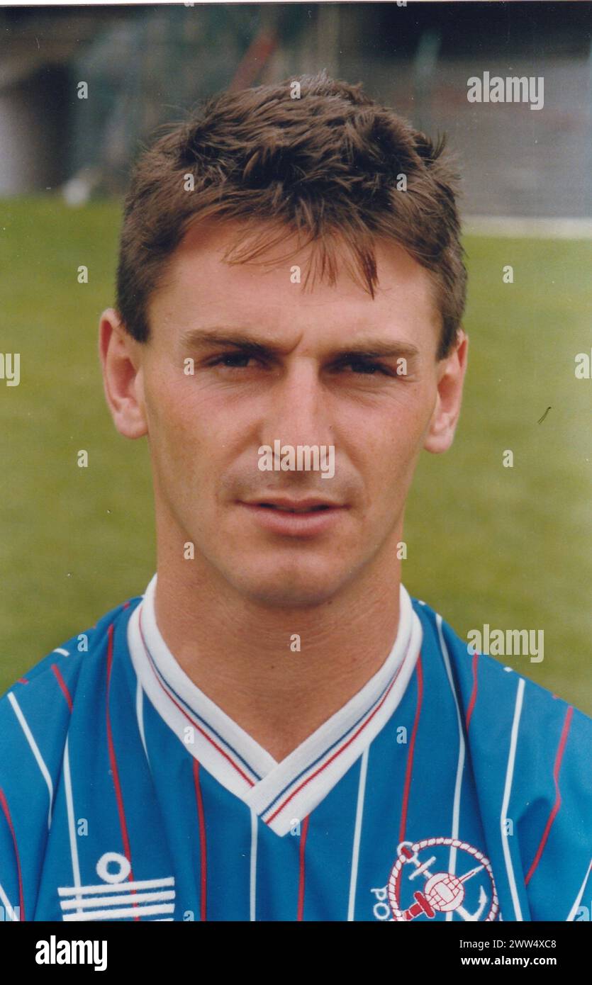 PORTSMOUTH FC MICK KENNEDY 1987. PIC MIKE WALKER, 1987 Stock Photo Alamy