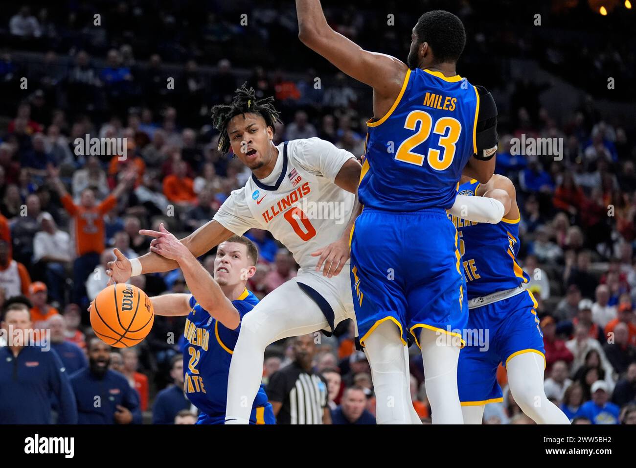 Morehead State guard Riley Minix (22) strips the ball from Illinois ...