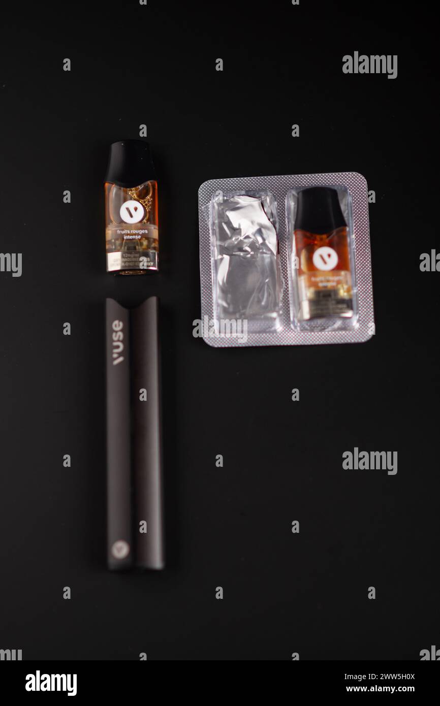 Vuse cigarette hi-res stock photography and images