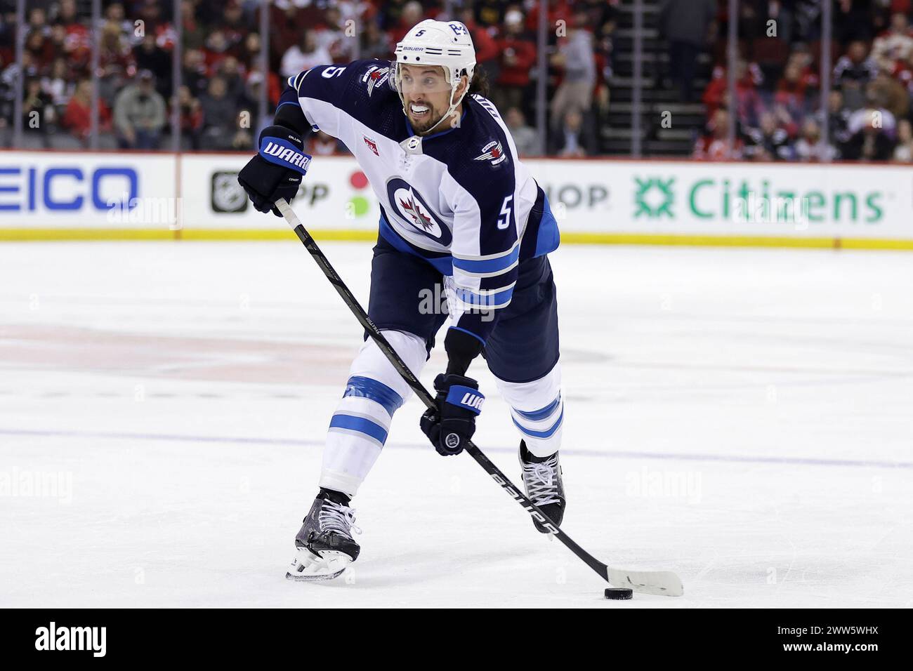 Winnipeg Jets defenseman Brenden Dillon (5) in action against the New ...