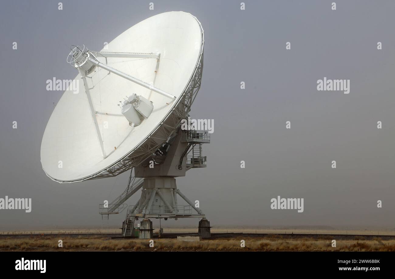 Large antenna - Very Large Array, New Mexico Stock Photo