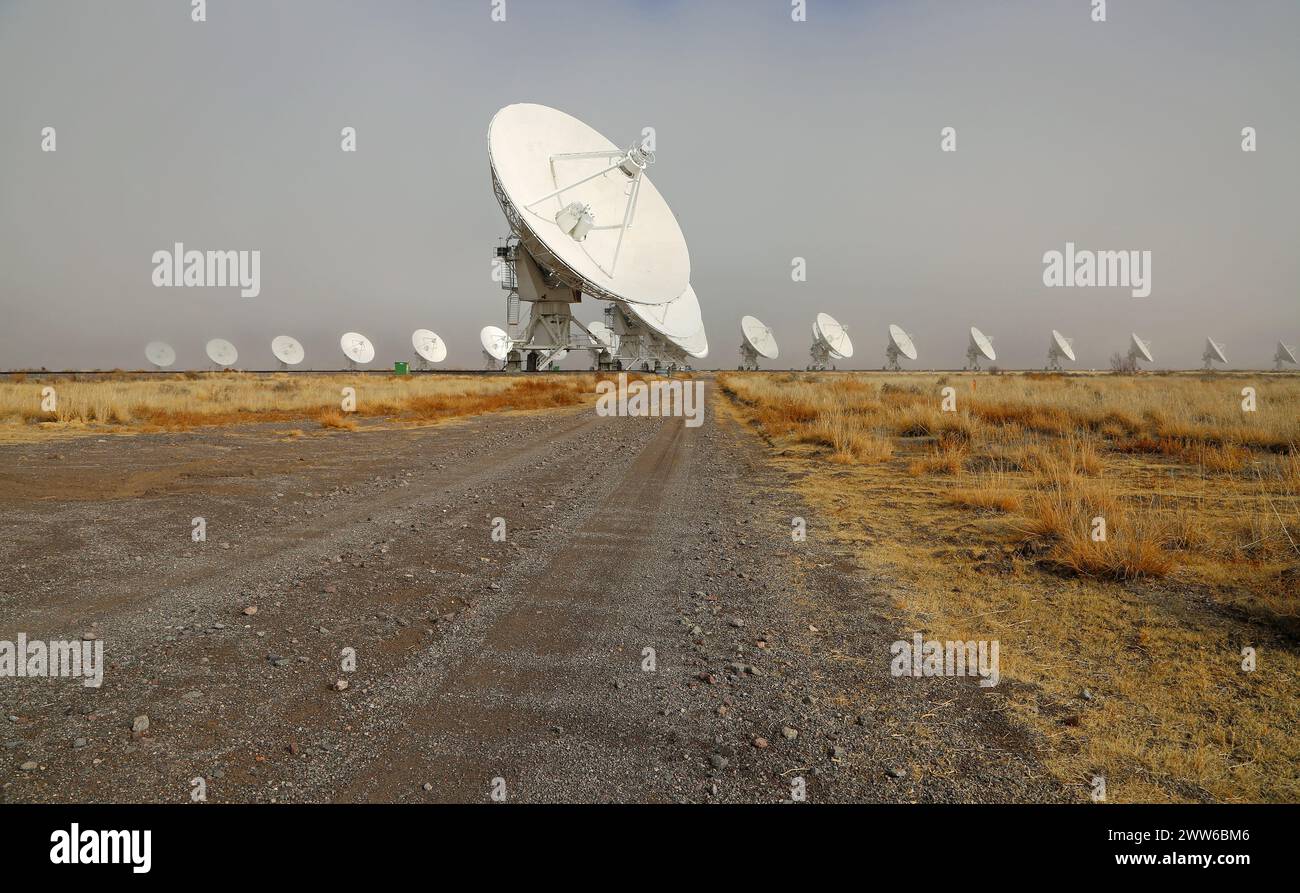 Dirt road to antennas - Very Large Array, New Mexico Stock Photo