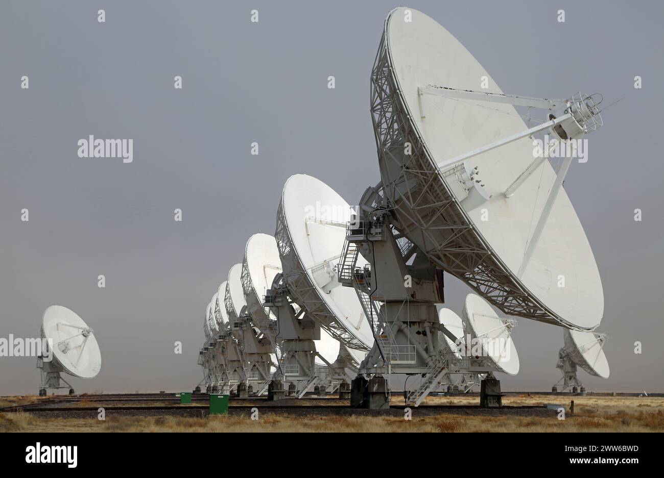 Pretty array of large antennas - Very Large Array, New Mexico Stock Photo
