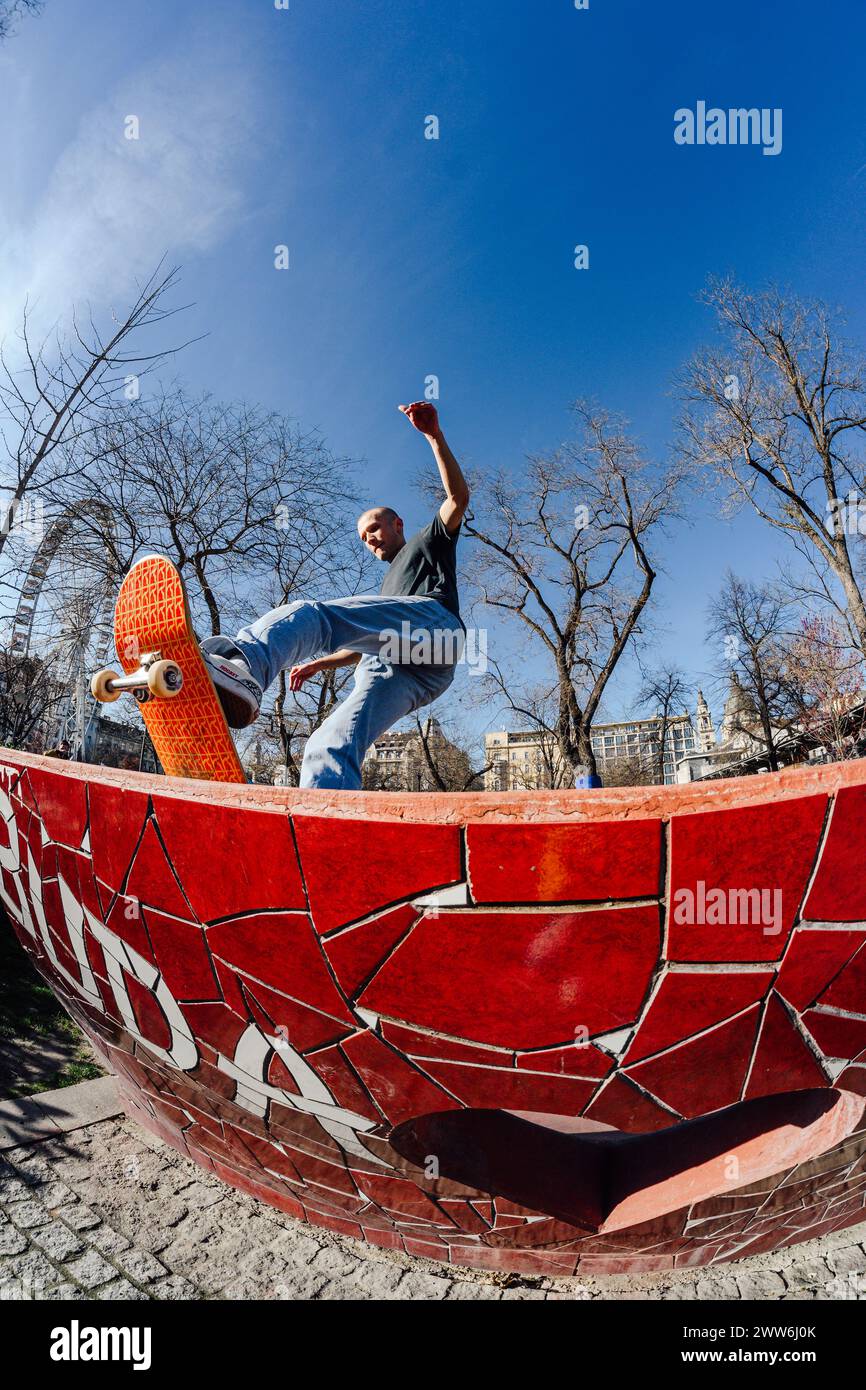 Inline skater skatepark ramp hi-res stock photography and images - Alamy