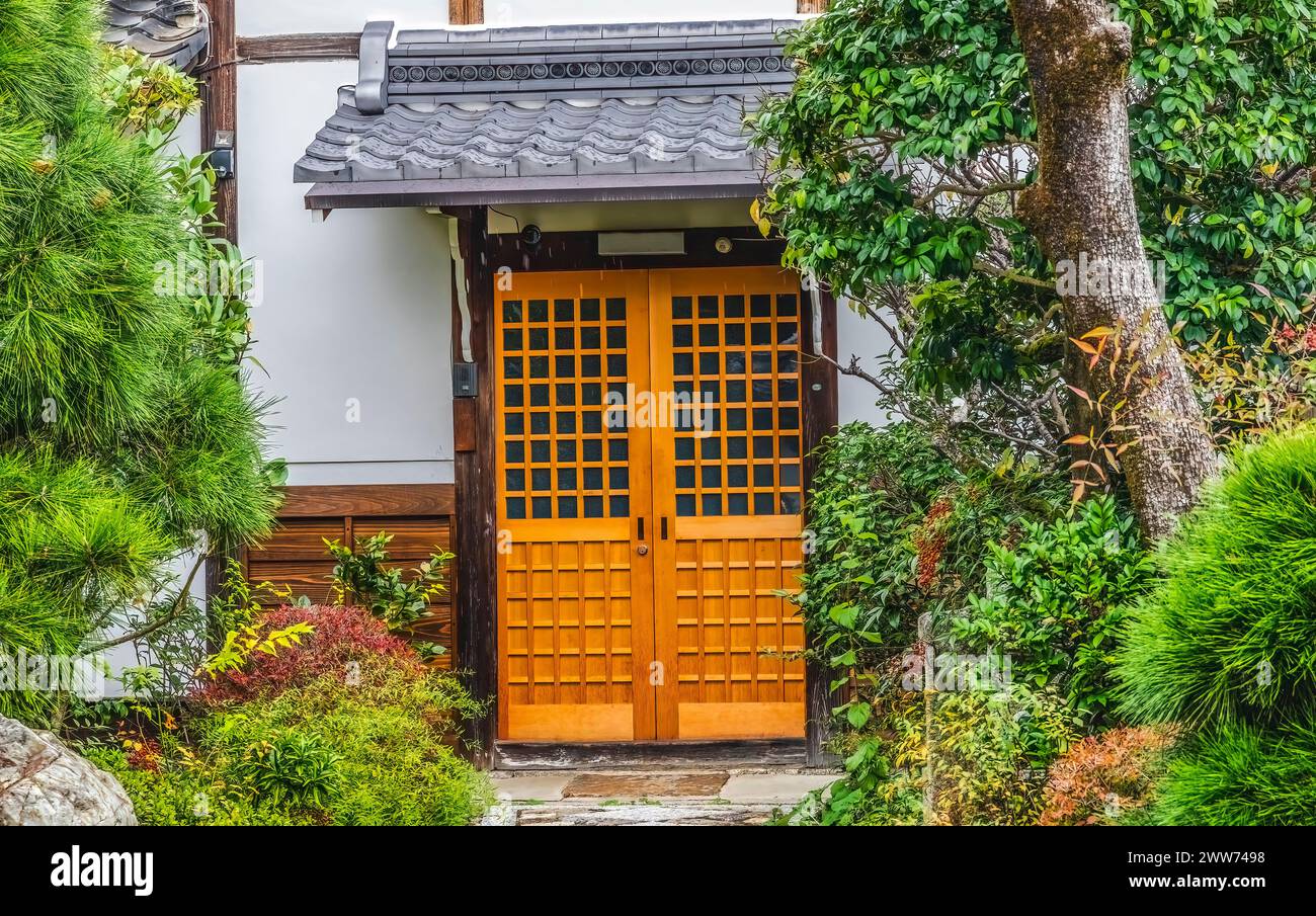 Japanese Wooden Door Tofuku-Ji Buddhist Temple Kyoto Japan Stock Photo