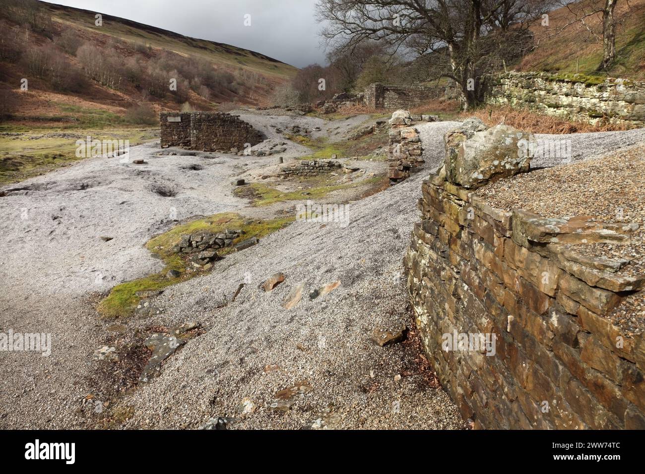 Goonercide Abandoned lead mine workings at the Sir Francis Mine, Gunnerside ...