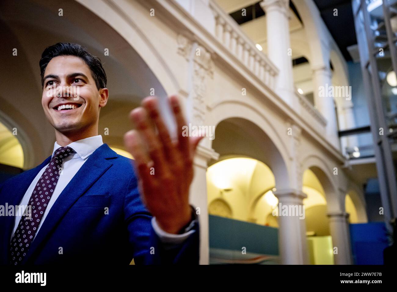 Péter Magyar Conducts Inspection of Karmelita Palace, Demands Reports from Outgoing Ministers