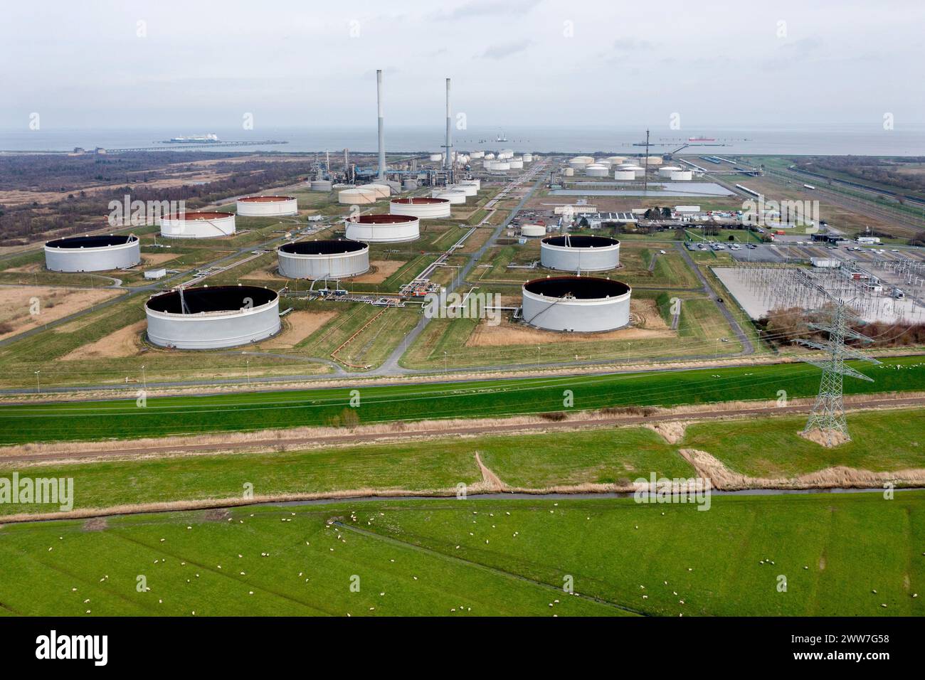 Oil transshipment hires stock photography and images Alamy