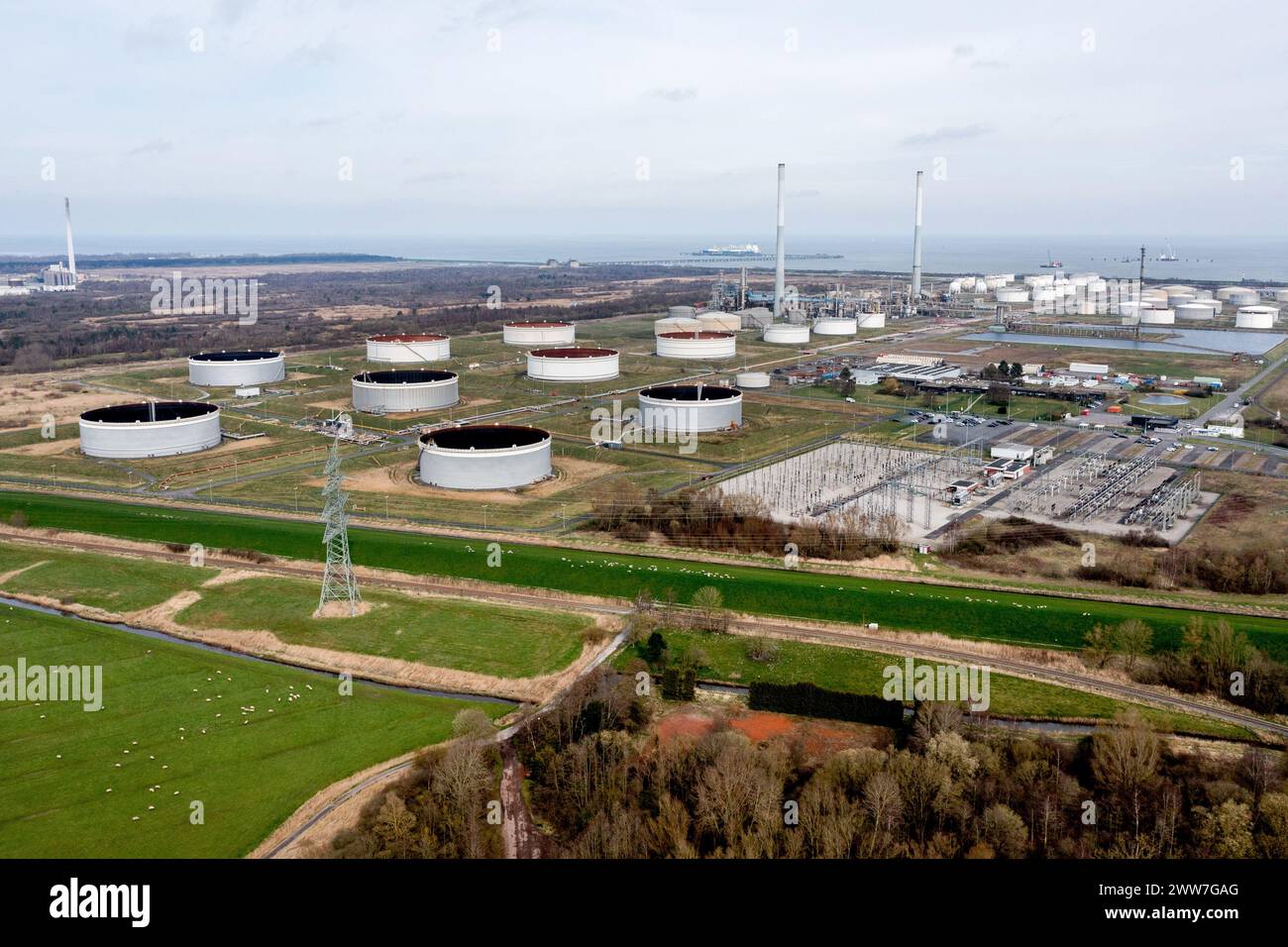 Oil transshipment hires stock photography and images Alamy