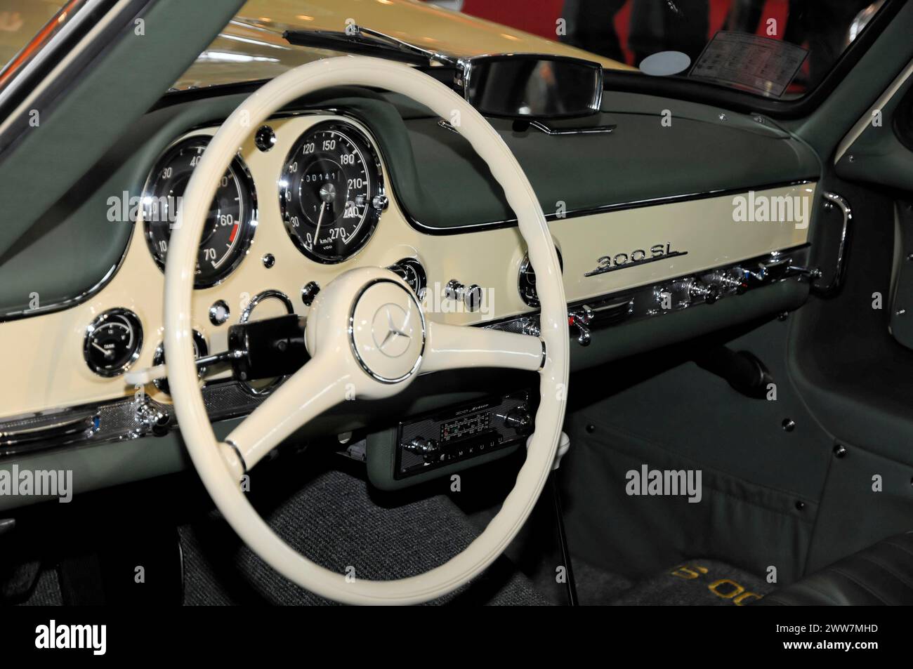 RETRO CLASSICS 2010, Stuttgart Trade Fair, Interior of a classic Mercedes-Benz 300 SL, with steering wheel and wood-panelled dashboard, Stuttgart Stock Photo
