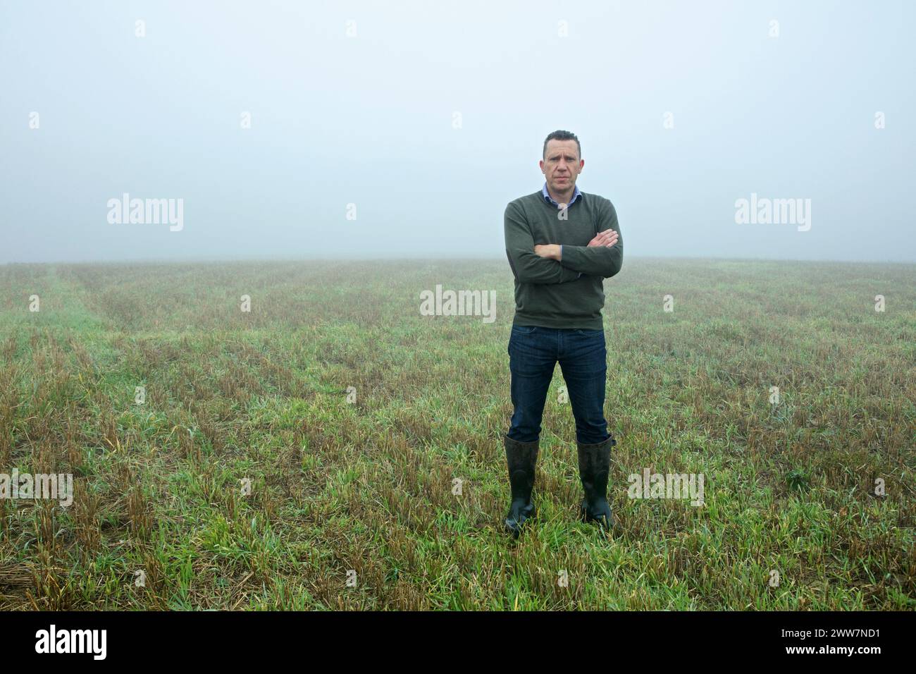 Field viewer hi-res stock photography and images - Alamy