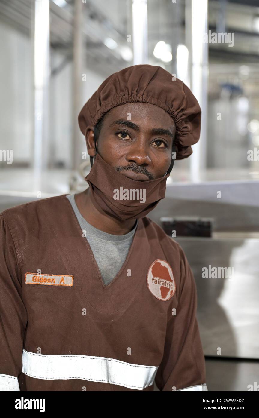 Cocoa production in ghana hires stock photography and images Alamy