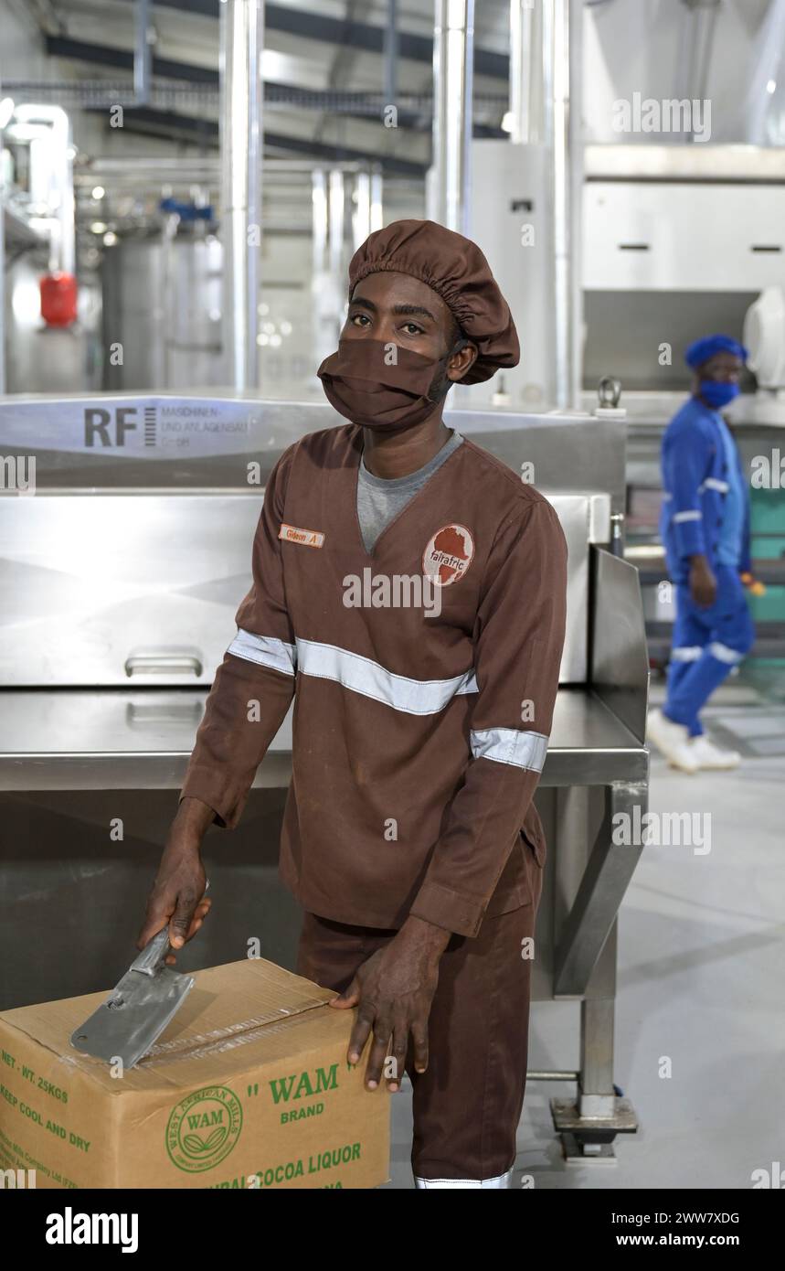 GHANA, village Amanese, cocoa processing, chocolate factory fairafric