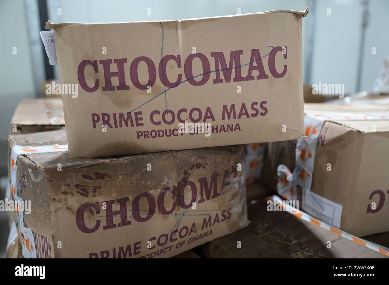 Cocoa production in ghana hires stock photography and images Alamy