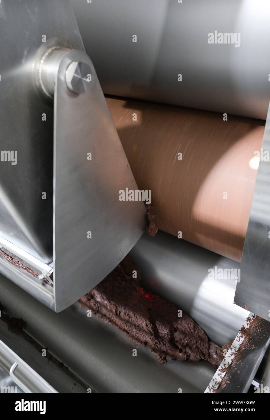 GHANA, village Amanese, cocoa processing, chocolate factory fairafric