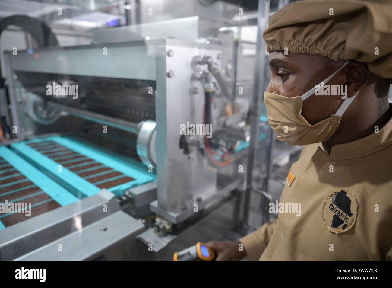 GHANA, village Amanese, cocoa processing, chocolate factory fairafric